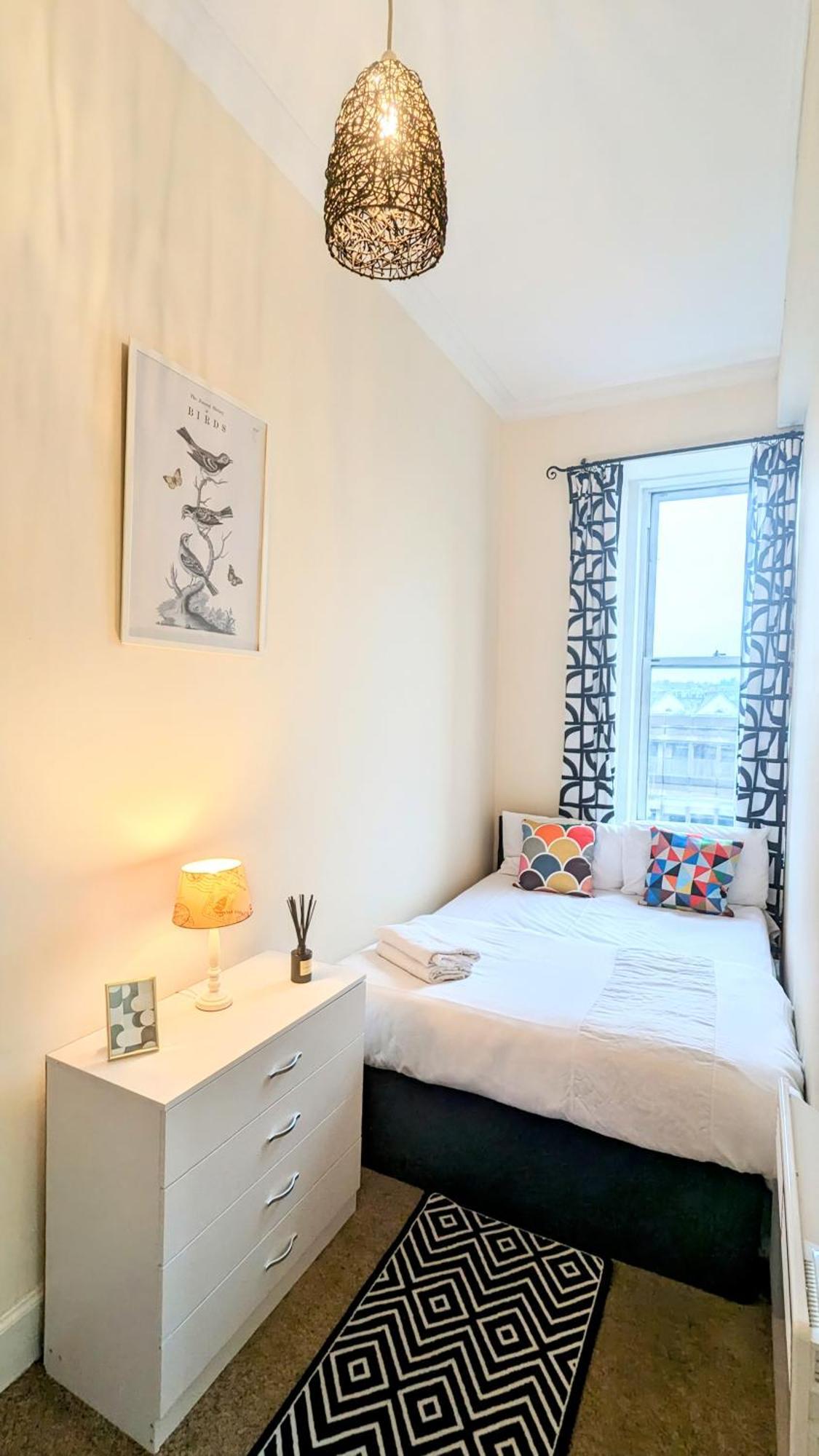Edinburgh City Center Haymarket Double Room ภายนอก รูปภาพ